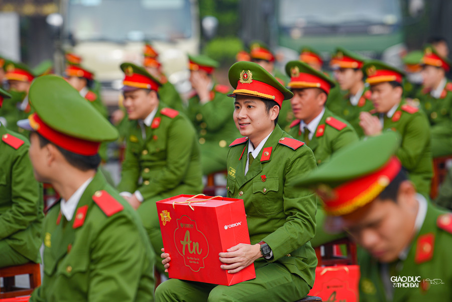 Chương trình được tổ chức nhằm hỗ trợ đoàn viên thanh niên gia đình chính sách, con em dân tộc thiểu số, có hoàn cảnh cảnh khó khăn, nhất là sinh viên thuộc vùng sâu vùng xa đang học tập và công tác tại Học viện CSND được về quê đón Tết Nguyên đán cổ truyền Xuân Quý Mão năm 2023. Chương trình được tổ chức nhằm hỗ trợ đoàn viên thanh niên gia đình chính sách, con em dân tộc thiểu số, có hoàn cảnh cảnh khó khăn, nhất là sinh viên thuộc vùng sâu vùng xa đang học tập và công tác tại Học viện CSND được về quê đón Tết Nguyên đán cổ truyền Xuân Quý Mão năm 2023.