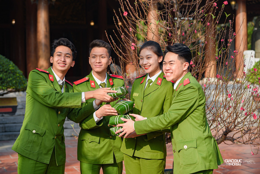 Đây là hoạt động thiết thực có ý nghĩa được tổ chức nhằm chào mừng năm mới 2023, đồng thời phát huy tinh thần xung kích, tương thân tương ái, tạo điều kiện cho cán bộ, giảng viên Học viện sẻ chia, giúp đỡ những hoàn cảnh khó khăn, thể hiện tình yêu thương, trách nhiệm vì cộng đồng, góp phần xây dựng hình ảnh người chiến sĩ Công an nhân dân bản lĩnh, nhân văn, vì Nhân dân phục vụ. Đây là hoạt động thiết thực có ý nghĩa được tổ chức nhằm chào mừng năm mới 2023, đồng thời phát huy tinh thần xung kích, tương thân tương ái, tạo điều kiện cho cán bộ, giảng viên Học viện sẻ chia, giúp đỡ những hoàn cảnh khó khăn, thể hiện tình yêu thương, trách nhiệm vì cộng đồng, góp phần xây dựng hình ảnh người chiến sĩ Công an nhân dân bản lĩnh, nhân văn, vì Nhân dân phục vụ.