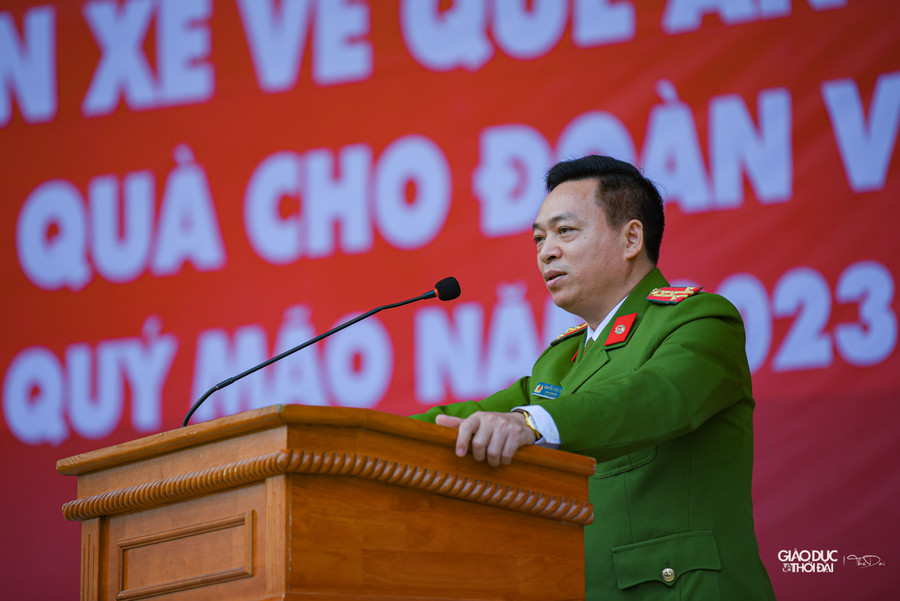 Đại tá. TS Nguyễn Đăng Sáu - Uỷ viên BTV Đảng uỷ, Phó Giám đốc Học viện phát biểu tại buổi lễ. Đại tá. TS Nguyễn Đăng Sáu - Uỷ viên BTV Đảng uỷ, Phó Giám đốc Học viện phát biểu tại buổi lễ.