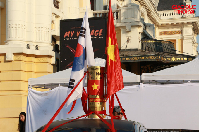 Chiếc Cup vô địch đã rất gần với đội tuyển Việt Nam.