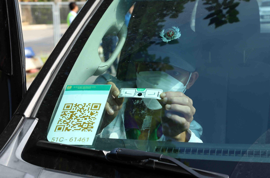 Vẫn còn xuất hiện khá nhiều trường hợp xe chưa dán thẻ ETC hoặc lỗi tài khoản.