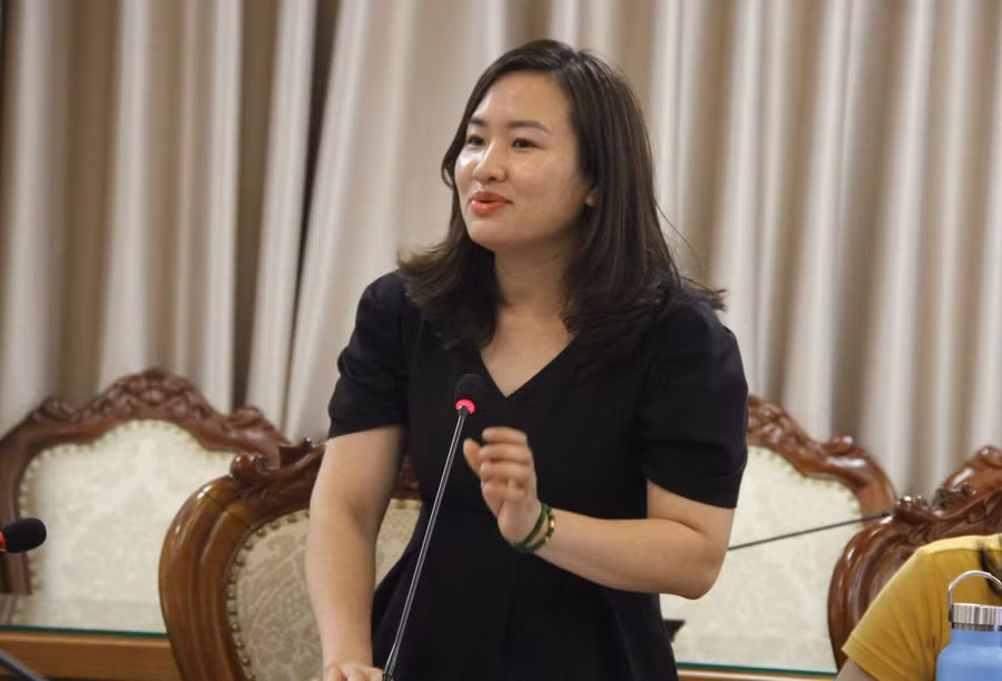 Các đại biểu phát biểu tại buổi làm việc.