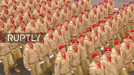 Le duyet binh ky niem Ngay Chien thang Phat xit lan thu 72 tai Quang truong Do - Anh 10