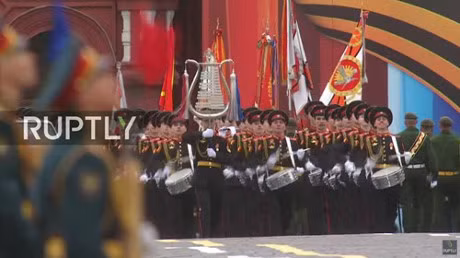 Le duyet binh ky niem Ngay Chien thang Phat xit lan thu 72 tai Quang truong Do - Anh 7