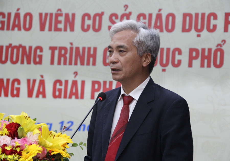 PGS.TS Trần Hữu Hoan trao đổi tại hội thảo. PGS.TS Trần Hữu Hoan trao đổi tại hội thảo.