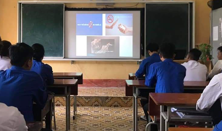 Tuyên truyền phải hướng đến để học sinh hiểu được sự nguy hại của thuốc lá. Tuyên truyền phải hướng đến để học sinh hiểu được sự nguy hại của thuốc lá.