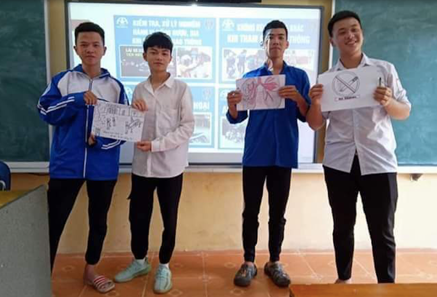 Học sinh Trường THPT Trần Nhật Duật quyết tâm nói không với khói thuốc lá. Học sinh Trường THPT Trần Nhật Duật quyết tâm nói không với khói thuốc lá.