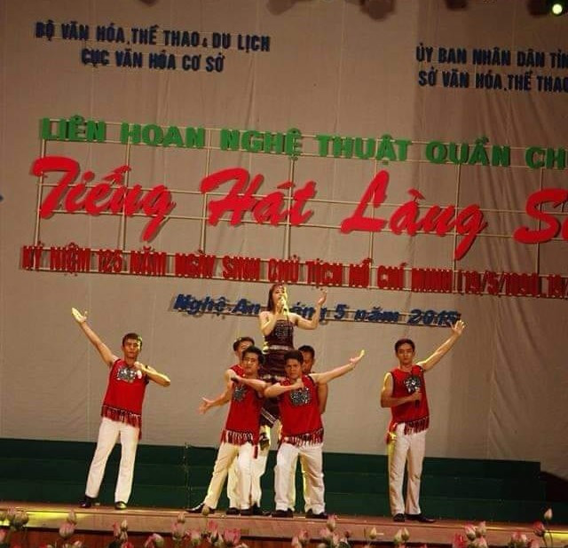 Cô Thanh Nga tham gia biểu diễn văn nghệ chào mừng kỷ niệm 125 năm ngày sinh Chủ tịch Hồ Chí Minh tại Nghệ An năm 2015. Cô Thanh Nga tham gia biểu diễn văn nghệ chào mừng kỷ niệm 125 năm ngày sinh Chủ tịch Hồ Chí Minh tại Nghệ An năm 2015.