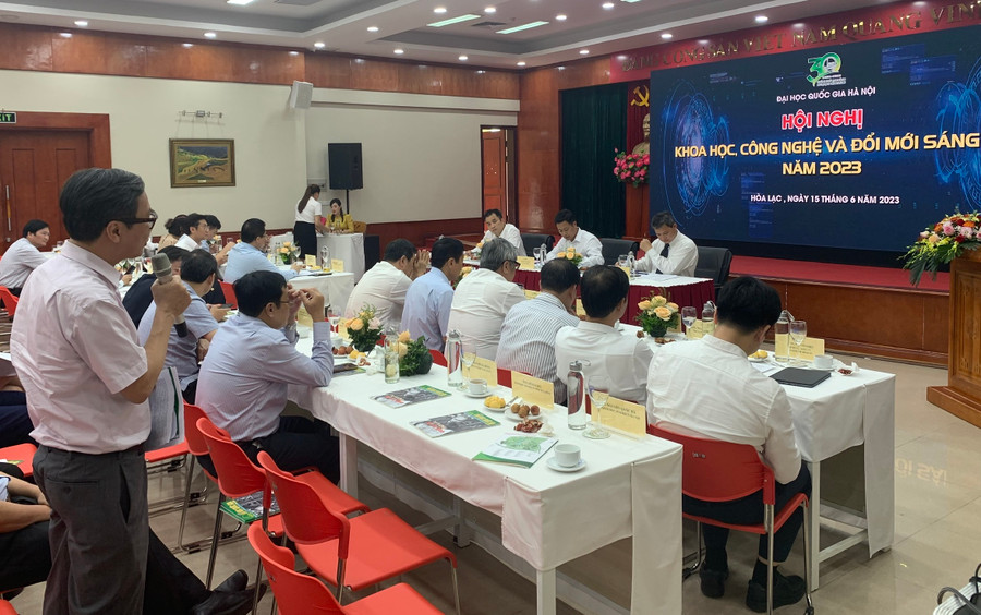 Nhiều ý kiến của đại diện các Bộ, ngành và nhà khoa học của ĐHQGHN thể hiện trách nhiệm cao. Nhiều ý kiến của đại diện các Bộ, ngành và nhà khoa học của ĐHQGHN thể hiện trách nhiệm cao.