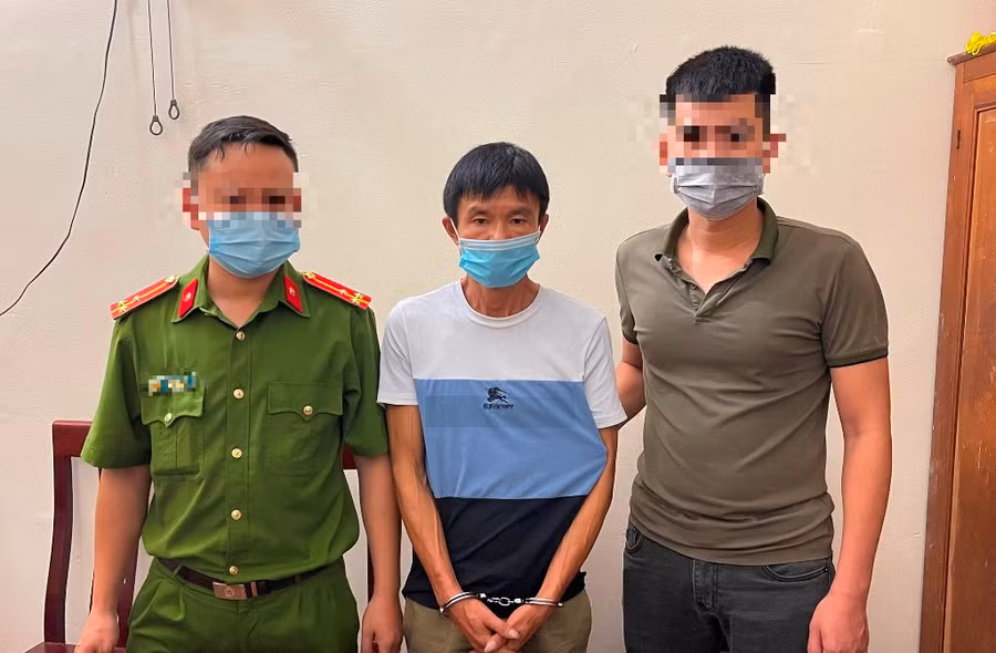 Đối tượng Lang Văn Hòa bị cơ quan chức năng bắt giữ. Ảnh: Công an Nghệ An.