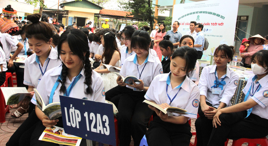 Học sinh huyện Buôn Đôn với Ngày sách và Văn hóa đọc năm 2023.