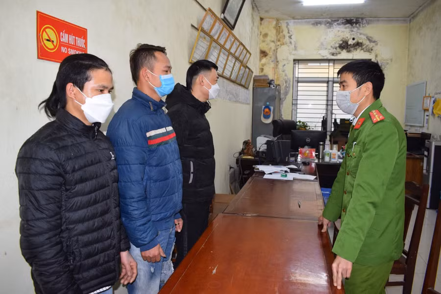 Cơ quan chức năng làm việc với 3 đối tượng có liên quan đến vụ việc.