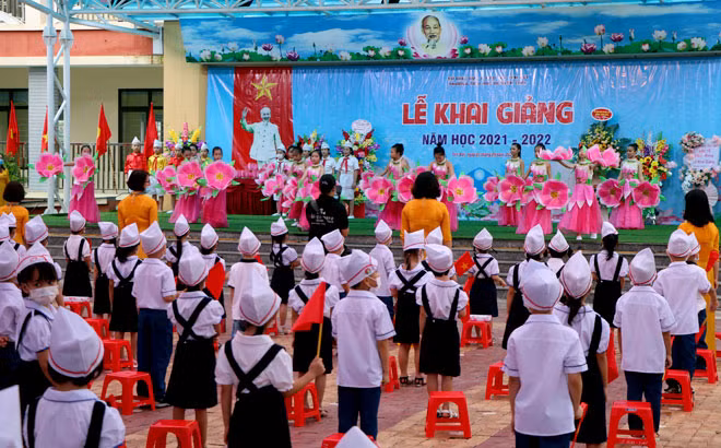 Lễ khai giảng đơn giản gọn nhẹ và trang nghiêm.