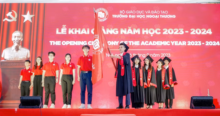 Trường Đại học Ngoại thương khai giảng năm học mới
