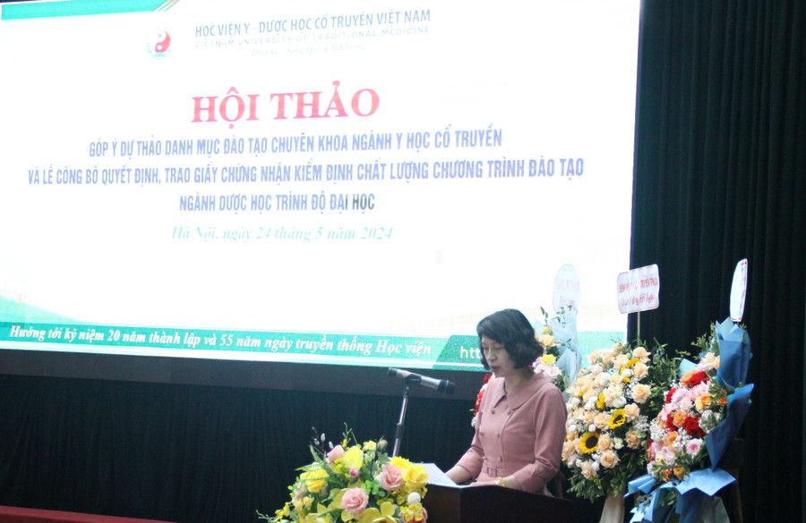 GS.TS Nguyễn Thị Liên Hương – Thứ trưởng Bộ Y tế phát biểu.