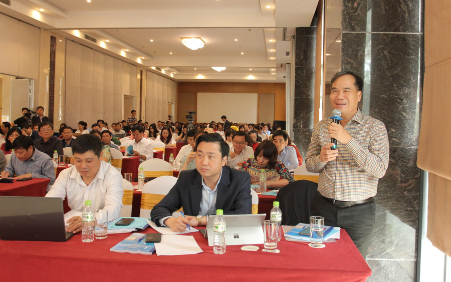 Ông Nguyễn Phúc Tăng - Phó Giám đốc Sở GD&amp;ĐT Cần Thơ cho ý kiến thảo luận tại Hội nghị.