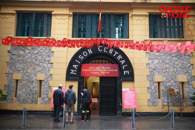 Tại di tích Hoả Lò, theo nghi nhận của PV cũng đã đóng cửa không phục vụ khách du lịch từ hôm qua 4/2.