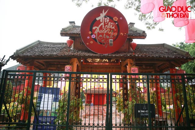 Phía Hồ Giám cũng trong tình trạng tương tự.