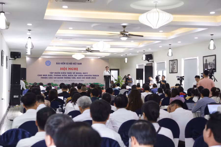 Quang cảnh Hội nghị “Tập huấn kiến thức về BHXH, bảo hiểm y tế (BHYT) cho nhà báo, phóng viên, biên tập viên chuyên trách thuộc các cơ quan thông tấn, báo chí năm 2023.