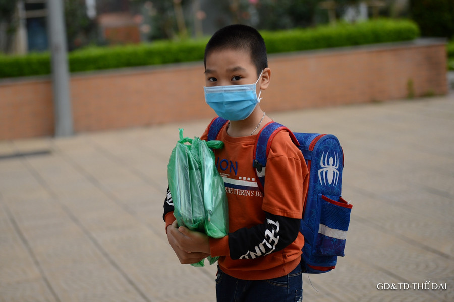 Thầy trò trường Tiểu học Xuân Phương mừng rỡ ngày đi học trở lại ảnh 8 Thầy trò trường Tiểu học Xuân Phương mừng rỡ ngày đi học trở lại ảnh 8