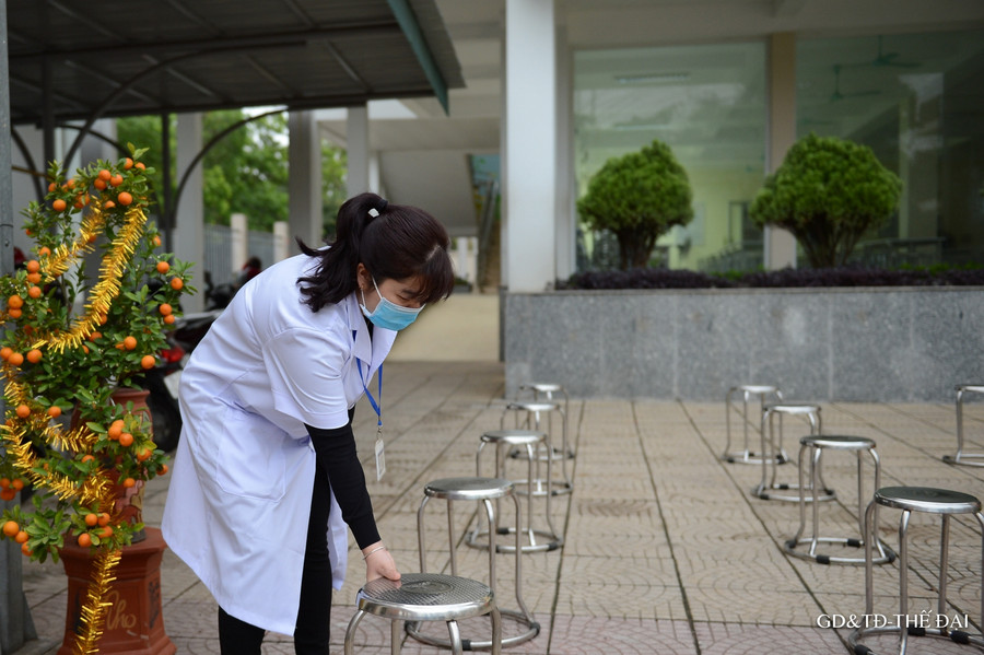 Để phụ huynh yên tâm, nhà trường đã tuân thủ nghiêm ngặt các biện pháp phòng chống dịch. Để phụ huynh yên tâm, nhà trường đã tuân thủ nghiêm ngặt các biện pháp phòng chống dịch.