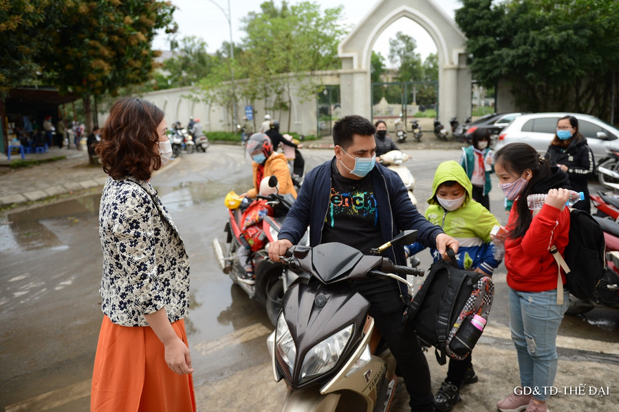 Thầy trò trường Tiểu học Xuân Phương mừng rỡ ngày đi học trở lại ảnh 5 Thầy trò trường Tiểu học Xuân Phương mừng rỡ ngày đi học trở lại ảnh 5