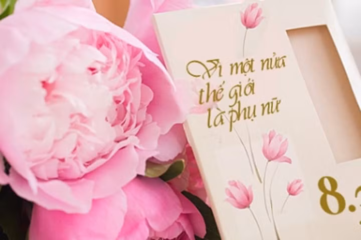 Những bài thơ chúc mừng ngày 8/3 siêu hài hước