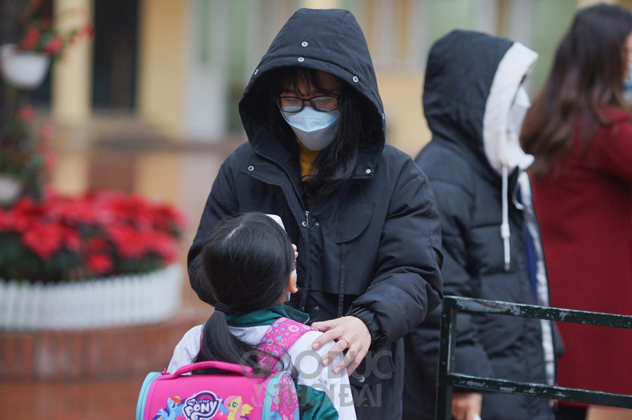 Niềm vui gặp lại của cô trò sau khoảng thời gian dài phải học trực tuyến.