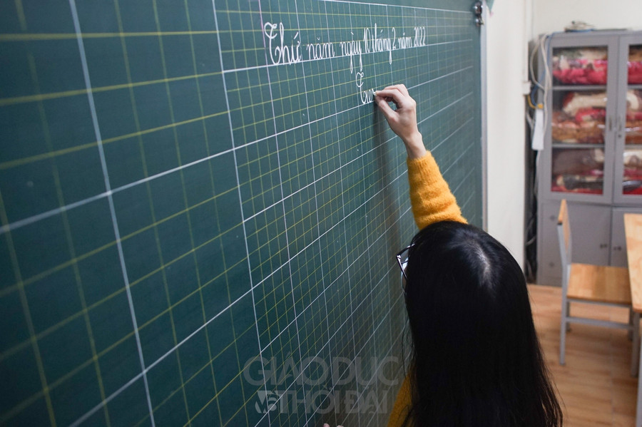 Lớp học chia làm 2 ca, nên số lượng học sinh trong lớp đảm bảo giãn cách.