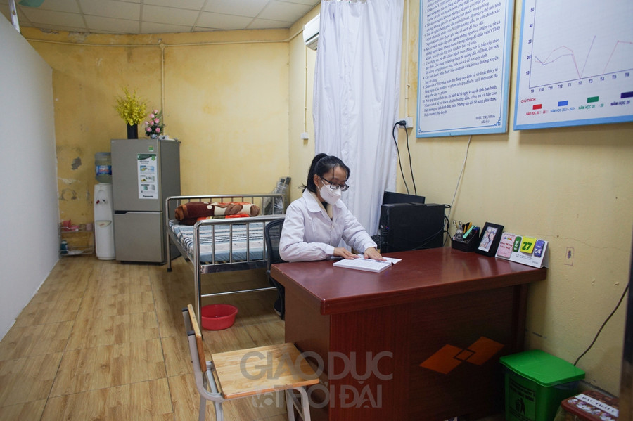 Tại trường, phòng y tế, khu vực cách ly tạm thời đều được chuẩn bị theo đúng quy định.