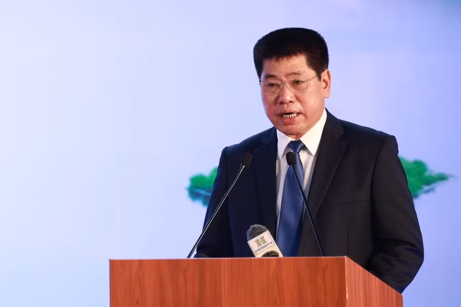 Ông Vũ Hồng Phương, Giám đốc Ban quản lý đường sắt Bộ Giao thông vận tải báo cáo về việc xây dựng dự án. Theo ông Phương, đây là 1 trong 8 tuyến đường sắt đô thị xuyên tâm và vành đai kết nối đô thị trung tâm Hà Nội với các đô thị vệ tinh.