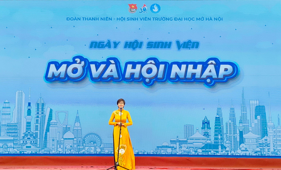 TS Nguyễn Minh Phương phát biểu tại Ngày hội Mở và hội nhập. TS Nguyễn Minh Phương phát biểu tại Ngày hội Mở và hội nhập.