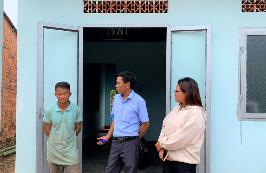 Ông Lương Văn Ót đã mạnh dạn vay vốn xây dựng căn nhà che mưa, che nắng nhằm ổn định cuộc sống.