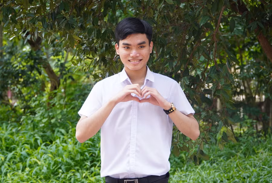 Trần Tuấn Kiệt - cựu học sinh Trường THPT chuyên Nguyễn Tất Thành thủ khoa khối B của tỉnh Kon Tum.