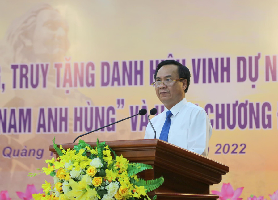 Chủ tịch UBND tỉnh Quảng Trị ghi nhận những cống hiến, hy sinh của các Mẹ Việt Nam Anh hùng. Chủ tịch UBND tỉnh Quảng Trị ghi nhận những cống hiến, hy sinh của các Mẹ Việt Nam Anh hùng.