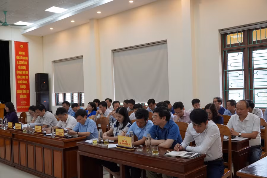 Các đại biểu tham dự hội nghị