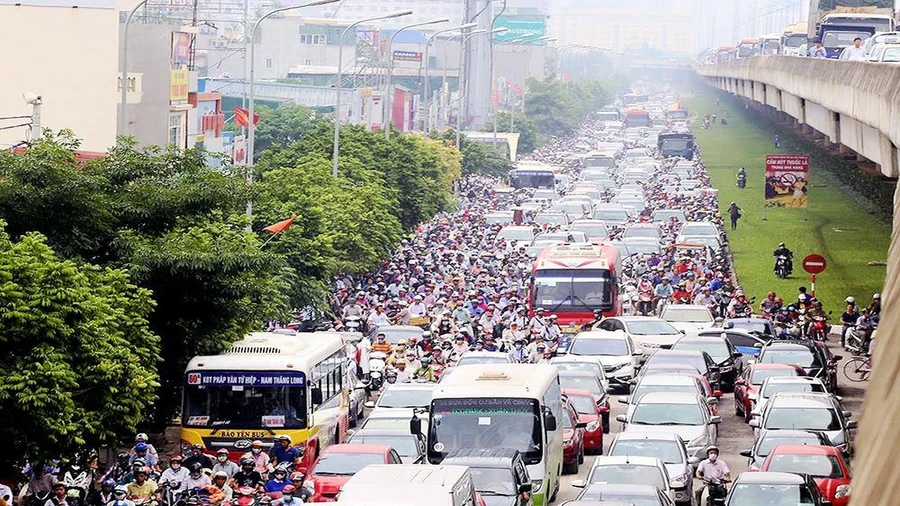 Nếu bắt đầu từ 8h30 thì chúng ta không phải bố trí làm việc lệch giờ để giải quyết vấn đề giao thông. Ảnh minh họa/internet