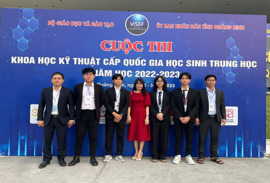 Đoàn Quảng Trị tham dự Cuộc thi Khoa học kỹ thuật cấp quốc gia. Đoàn Quảng Trị tham dự Cuộc thi Khoa học kỹ thuật cấp quốc gia.