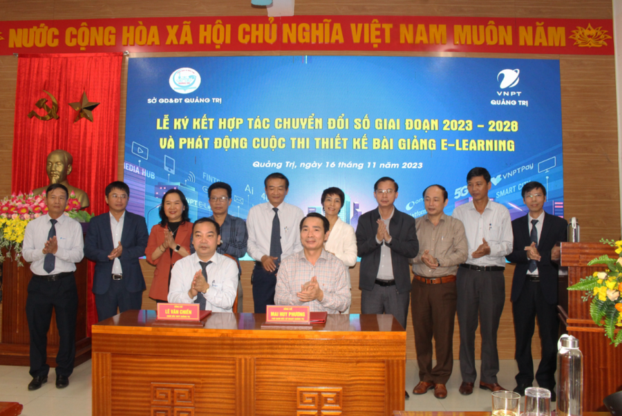 Sở GD&ĐT Quảng Trị ký kết với VNPT Quảng Trị về hợp tác chuyển đổi số giai đoạn 2023-2028. Sở GD&ĐT Quảng Trị ký kết với VNPT Quảng Trị về hợp tác chuyển đổi số giai đoạn 2023-2028.