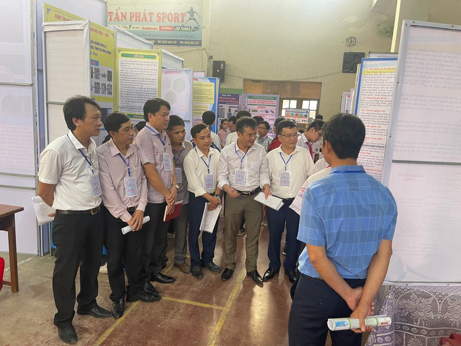 Ban tổ chức phân bố các dự án thành 5 nhóm lĩnh vực. Ban tổ chức phân bố các dự án thành 5 nhóm lĩnh vực.