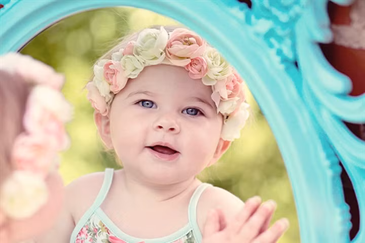 Bố mẹ có biết tại sao trẻ sơ sinh hay cười khanh khách? 