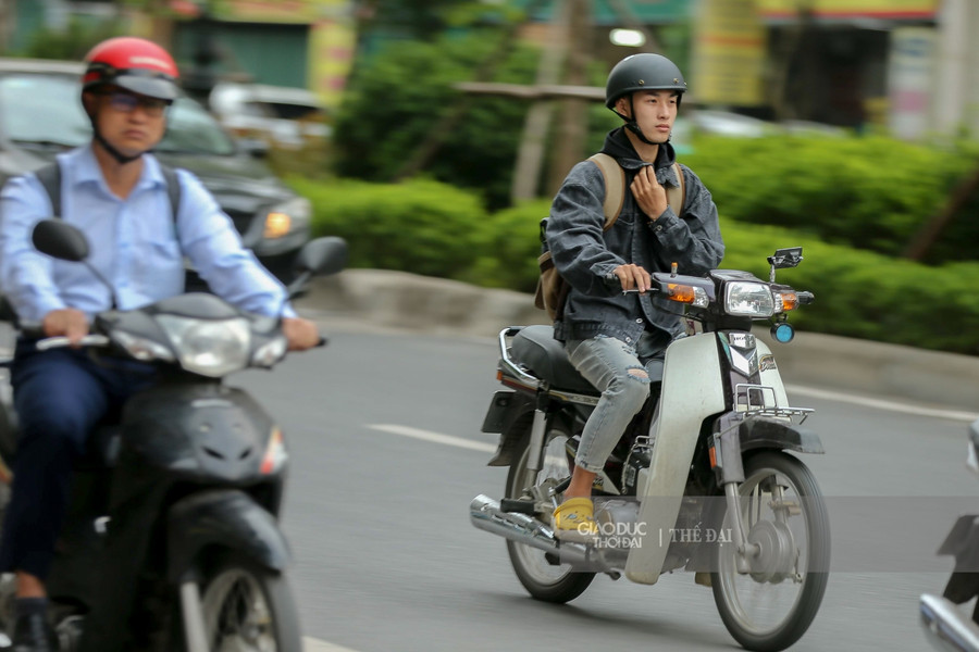 Nhịp sống Hà Nội lắng lại khi gió mùa về ảnh 11