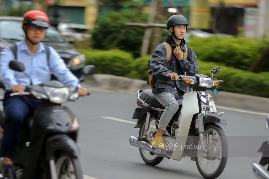 Nhịp sống Hà Nội lắng lại khi gió mùa về ảnh 11