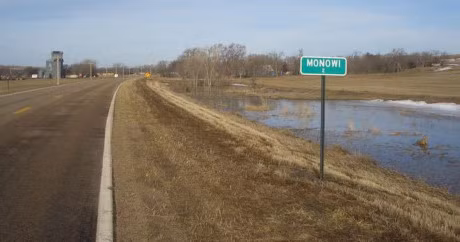 13 thi tran di nhat o My, trong do co 1 thi tran duoc mua boi nguoi goc Viet - Anh 3