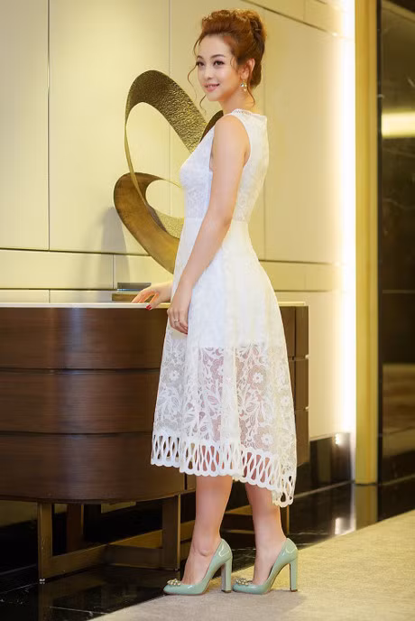 Sau mot khong noi y, Jennifer Pham tiep tuc mac hut mat - Anh 2