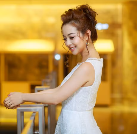 Sau mot khong noi y, Jennifer Pham tiep tuc mac hut mat - Anh 4