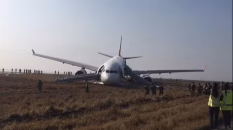 Nhung vu may bay, tau thuyen mat tich bi an bong tro ve khien ca the gioi kinh ngac - Anh 1