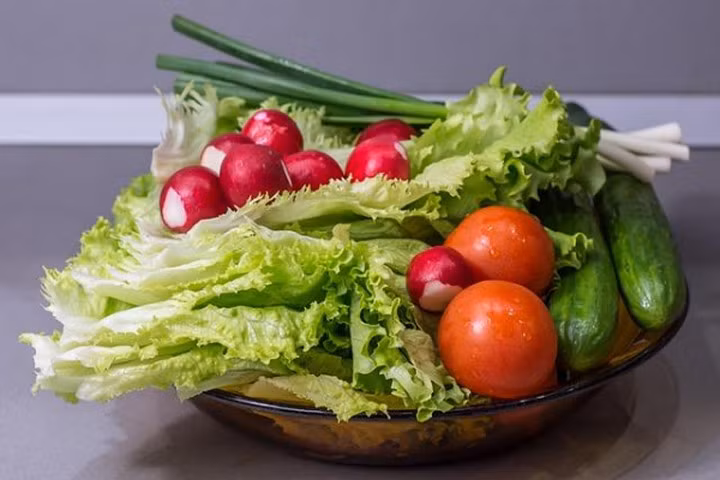 Ăn hoa quả và rau có thể giúp phòng ngừa bệnh gút