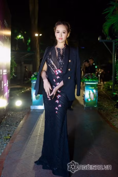 Mai Phuong Thuy bat ngo tai xuat sau thoi gian 