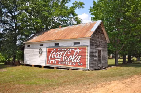 13 thi tran di nhat o My, trong do co 1 thi tran duoc mua boi nguoi goc Viet - Anh 9